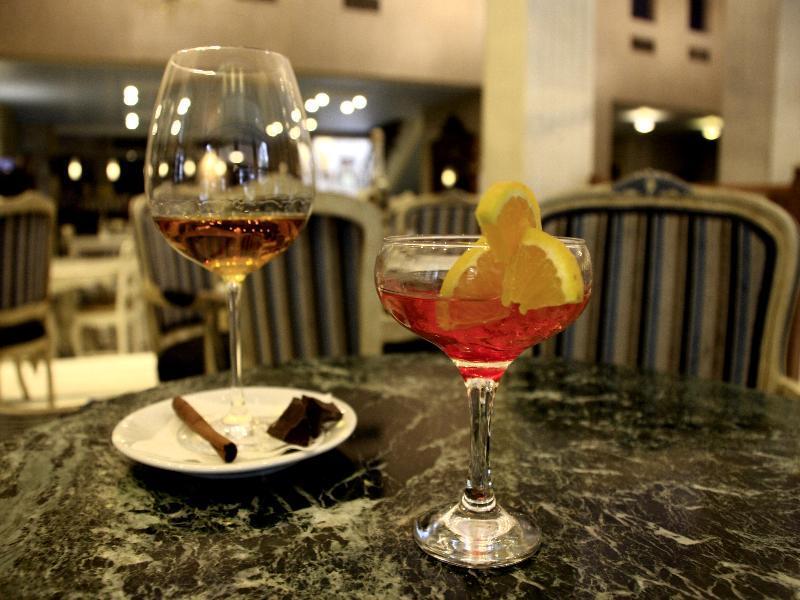 Hotel Byzantino Patras Buitenkant foto