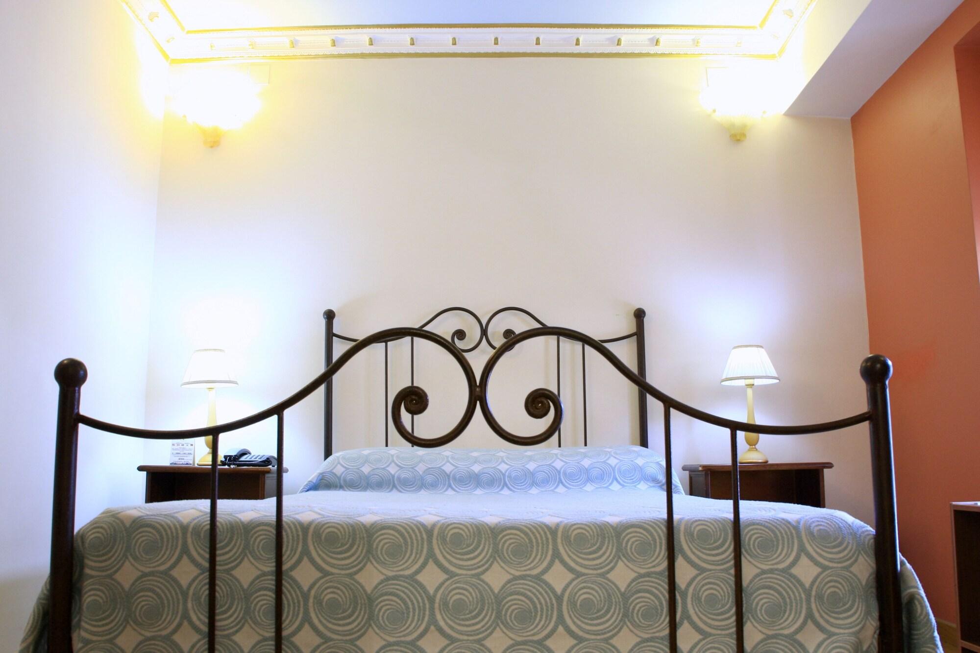 Hotel Byzantino Patras Buitenkant foto